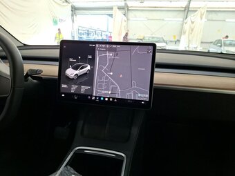 Tesla Model Y AWD Long Range - 1949 - 7