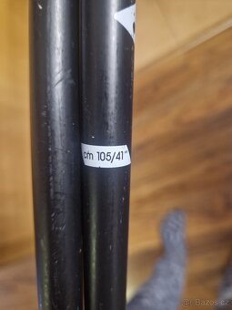 Nabízím dívčí lyže Rossignol vel 130 s vázáním a hůlkami - 7