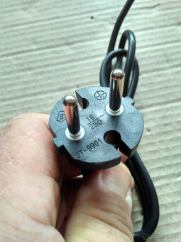 Vidlice 16-32A, přívodní šňůry 2x0,75 - 5x4 mm, vypínač 100A - 7
