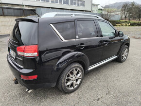 Citroën C-Crosser 2.2 HDI 1.MAJ.ČR 4X4/7MÍST/NAVI/KŮŽE/TAŽNÉ - 7