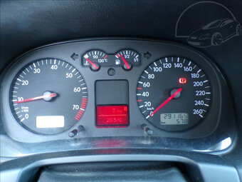 Volkswagen Golf 1,6 i KLIMA,TAŽNÉ ZAŘ. - 7