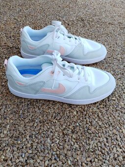 Nike - 7