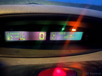 Citroen xsara Picasso 1.8i - 7