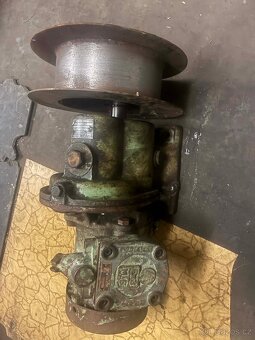 Elektromotor s převodovkou - 7