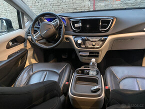 Chrysler Pacifica - 7