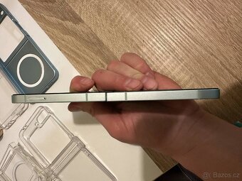 Samsung Galaxy z-flip 6 256gb - 7