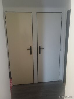 Za odvoz staré dveře - 7