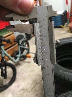 Prodám zimní pneu Nokian R17 215/55 - 7