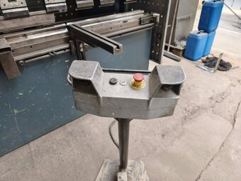 Použitý ohraňovací hydraulický lis DURMA E 35160, r. v. 2006 - 7