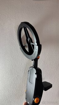 DETEKTOR KOVŮ S LCD DISPLEJEM - 7