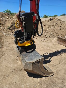 Pásový bagr Kubota U35 + Rotátor Engcon EC204 - 7