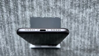 Apple iPhone 11, 64 GB, stav A, baterie 86% - 7