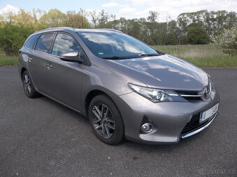 Toyota Auris 1,6 Kombi, r.v. 06/2015, najeto jen 103tkm - 7