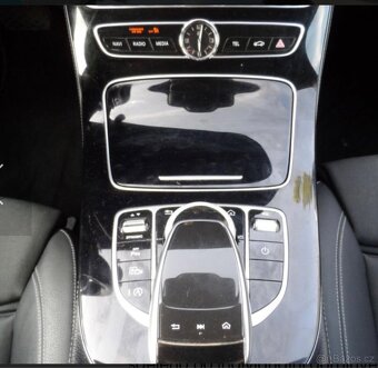 Mercedes-Benz E 200 4 Matic - 7