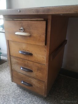 Starý psací stůl - 7