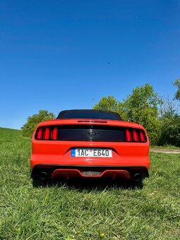 Ford Mustang - 7