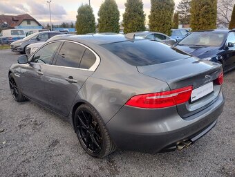 JAGUAR XE 2017 2.0D 132kW,VÝHŘEVY,NAVI,TEMPOMAT,SERVISKA - 7