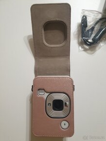 Fujifilm INSTAX mini LiPlay
- 7