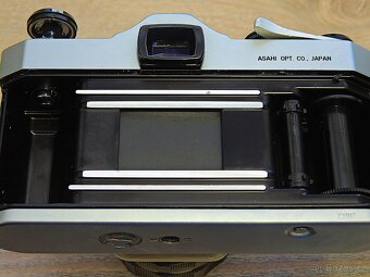 Analog Pentax Spotmatic SP + Super Takumar 1.8/55 (M42) - 7