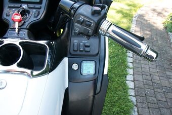 Na Dovoz Honda GL 1800 - 7
