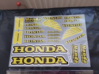 PRODÁM LEPKY NA MOTOCYKL HONDA FORZA 125,350,750 KOMPLET - 7