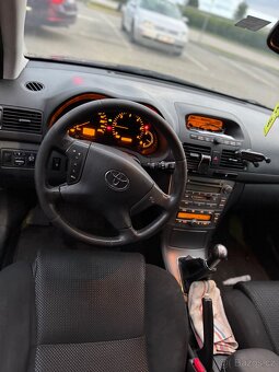 Toyota Avensis 2.0 D-4D 85 KW (2005) - 7