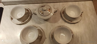 Čtyři šálky s cukřenkou - 7