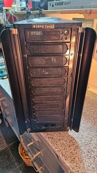 Big Tower s průhlednou bočnicí + zdroj Corsair CX750W - 7