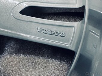 TOP sada zimní Volvo XC40 R18 originál - 7