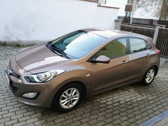 Hyundai i30 1.4 74KW, benzín - 7