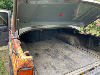 Mazda B2500 - 7