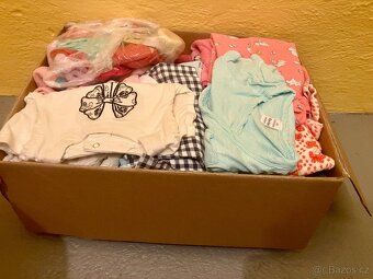 Velký set oblečení a botiček pro miminko do 1,5 roku - 7