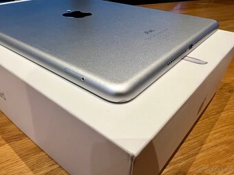 iPad 6. generace 32GB + cellular + dětské pouzdro - 7