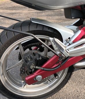 Kawasaki ER6 - 7