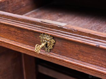 Neorenesanční komoda z masivního dubu cca 1800 - 7