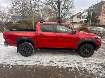 Toyota Hilux Invincible - 7