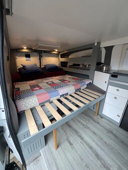 Mercedes Vito. Obytný automobil - 7