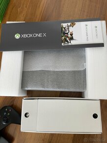 Xbox One X 1TB - 7