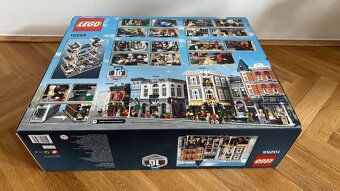 LEGO Creator Expert 10255 Shromáždění na náměstí - 7