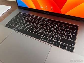 Apple MacBook Pro 15" (2017) 16GB/512GB Space Grey - 7