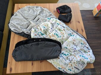 Thule Urban Glide 2 s korbou a dalším příslušenstvím - 7