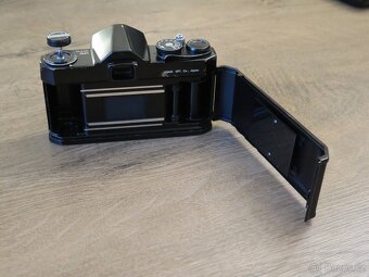 Pentax Asahi Spotmatic SP + Domiplan 50 mm f/2,8 - 7