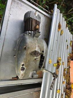 Prodám díly JaWa 50 - pionýr 550, 555 a jiné - 7