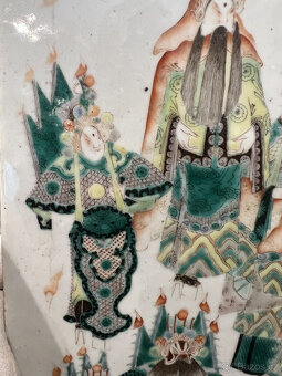 Ručně malované porcelánové talíře s čínskými rodinnými zelen - 7