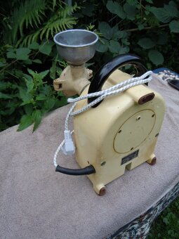UKS ROBOT E20 - A - 7