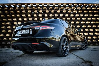 Alfa Romeo Giulia VELOCE Q4 - 7