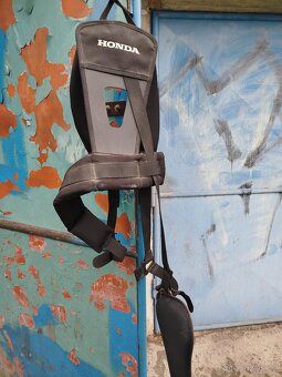 Křovinořez Honda s příslušenstvím - 7