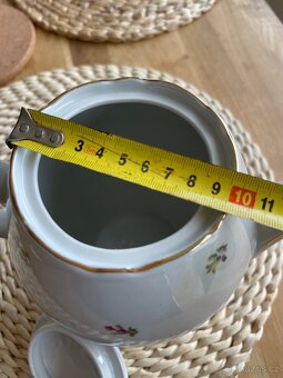 Stará porcelánová konvice - 7