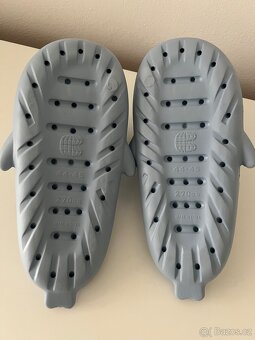 Comfyfins Shark slide Pantofle, žabky - 7