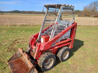 Smykový nakladač - 7